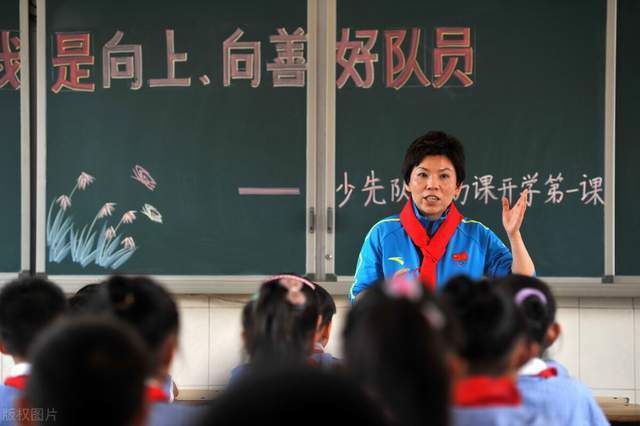 吴东海忙道：我大儿子，腿一直瘸着，小儿子的心理又出了问题......您都能治好吗？此时，站在身边一直不敢说话的吴鑫，也不由得激动起来。